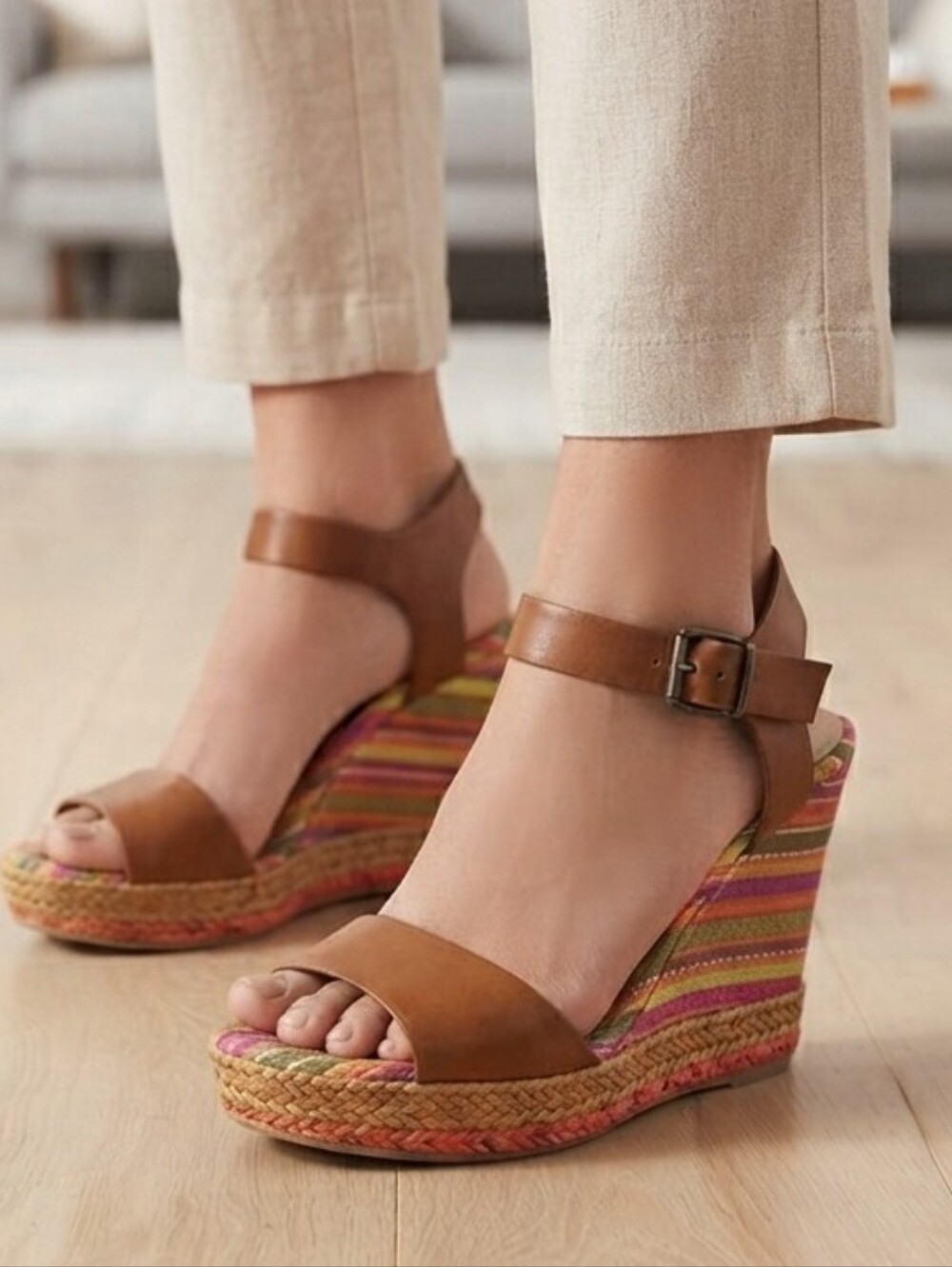 Chinese Laundry Mahalo Wedge Sandals - Size 9